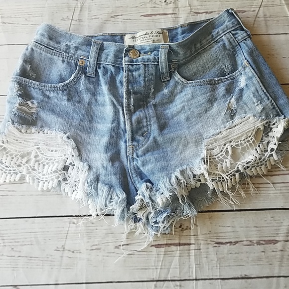 Abercrombie & Fitch Pants - Abercrombie and Fitch festival shorts hi rise sz 0